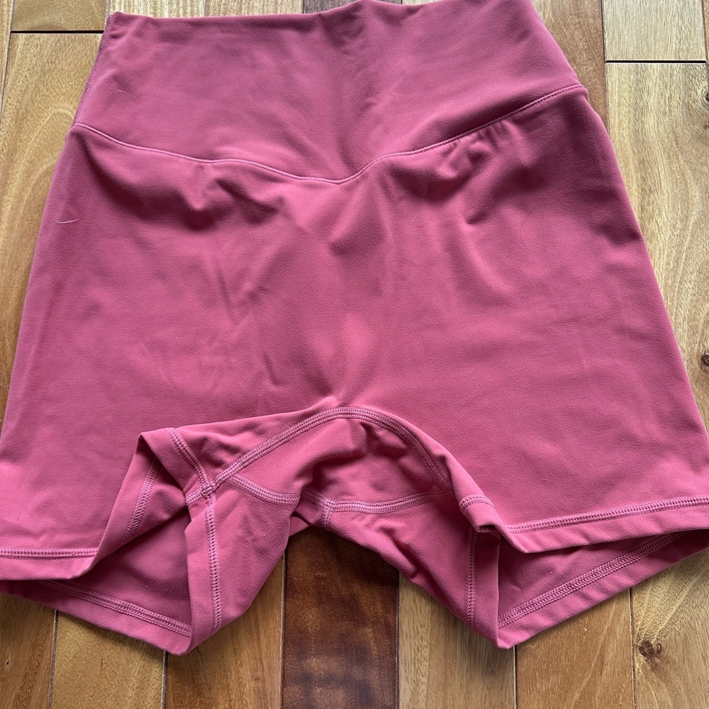 Buff bunny 4in shorts